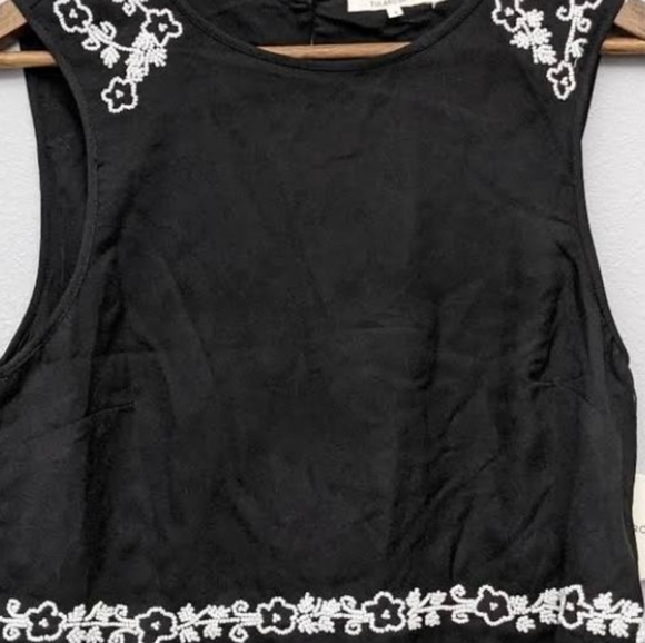 TULAROSA x REVOLVE XS LEAH BLACK EMBELLISHED CROP TOP & SHORTS SET - Picture 4 of 4